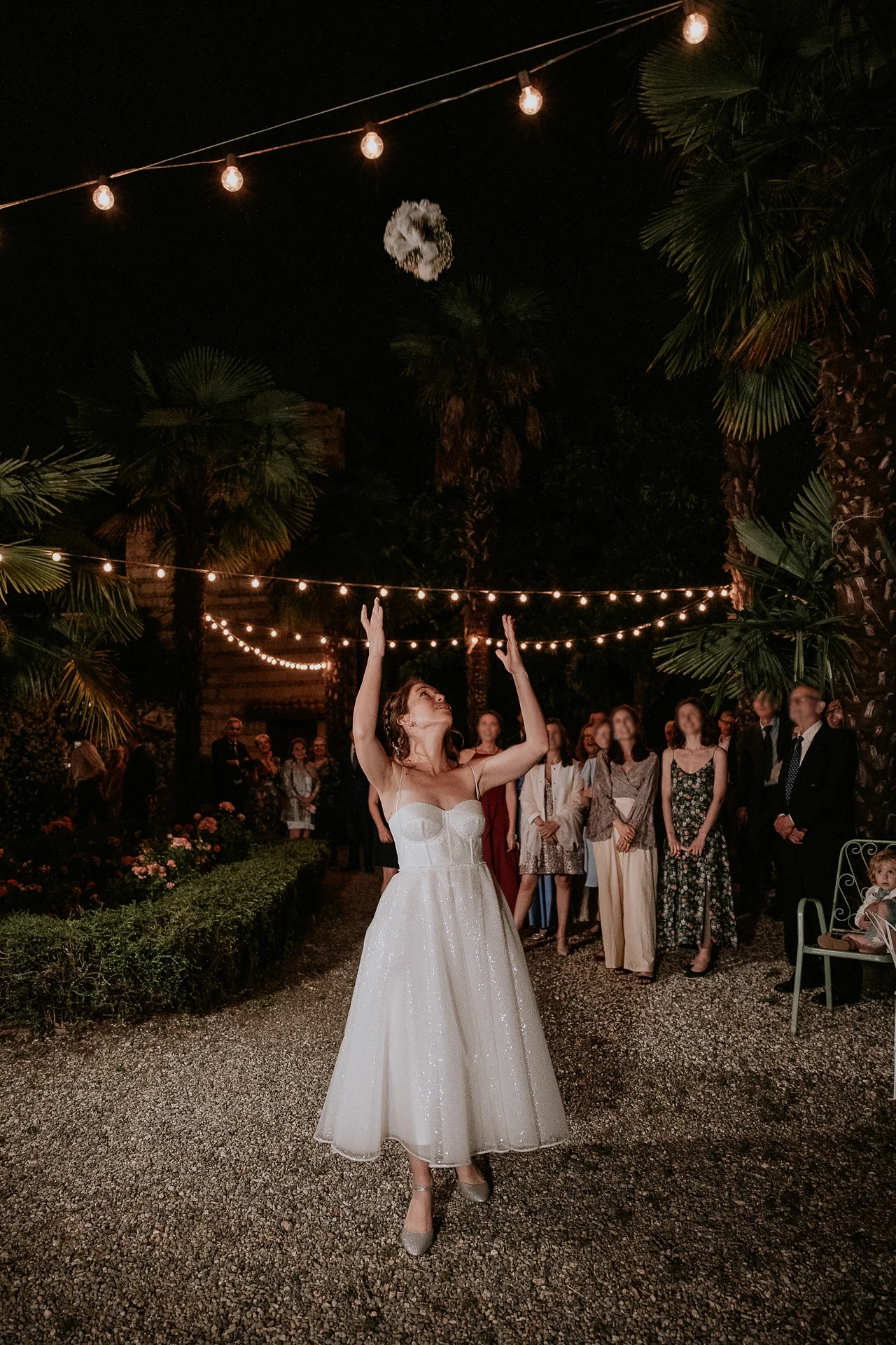 Il lancio del bouquet e il taglio della torta