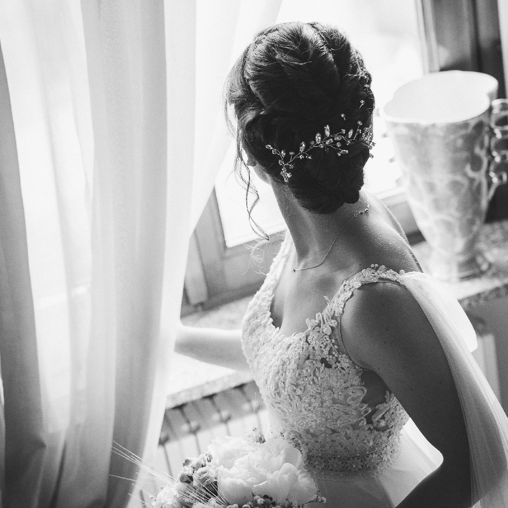 Abiti da sposa classici su misura per il rito, realizzati artigianalmente da Alinda Scudo ad Alessandria, Cuccaro Monferrato